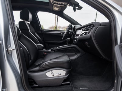 2023 Porsche Macan Macan T (MY23)