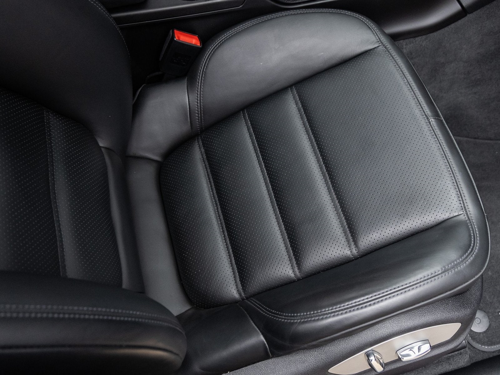 2023 Porsche Macan Macan T (MY23)