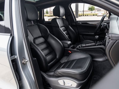 2023 Porsche Macan Macan T (MY23)