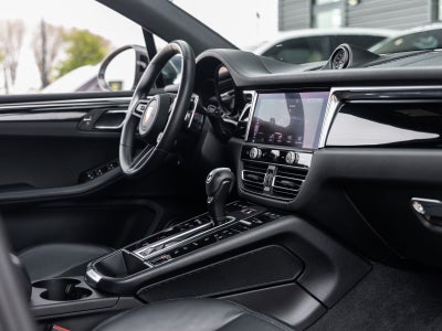 2023 Porsche Macan Macan T (MY23)