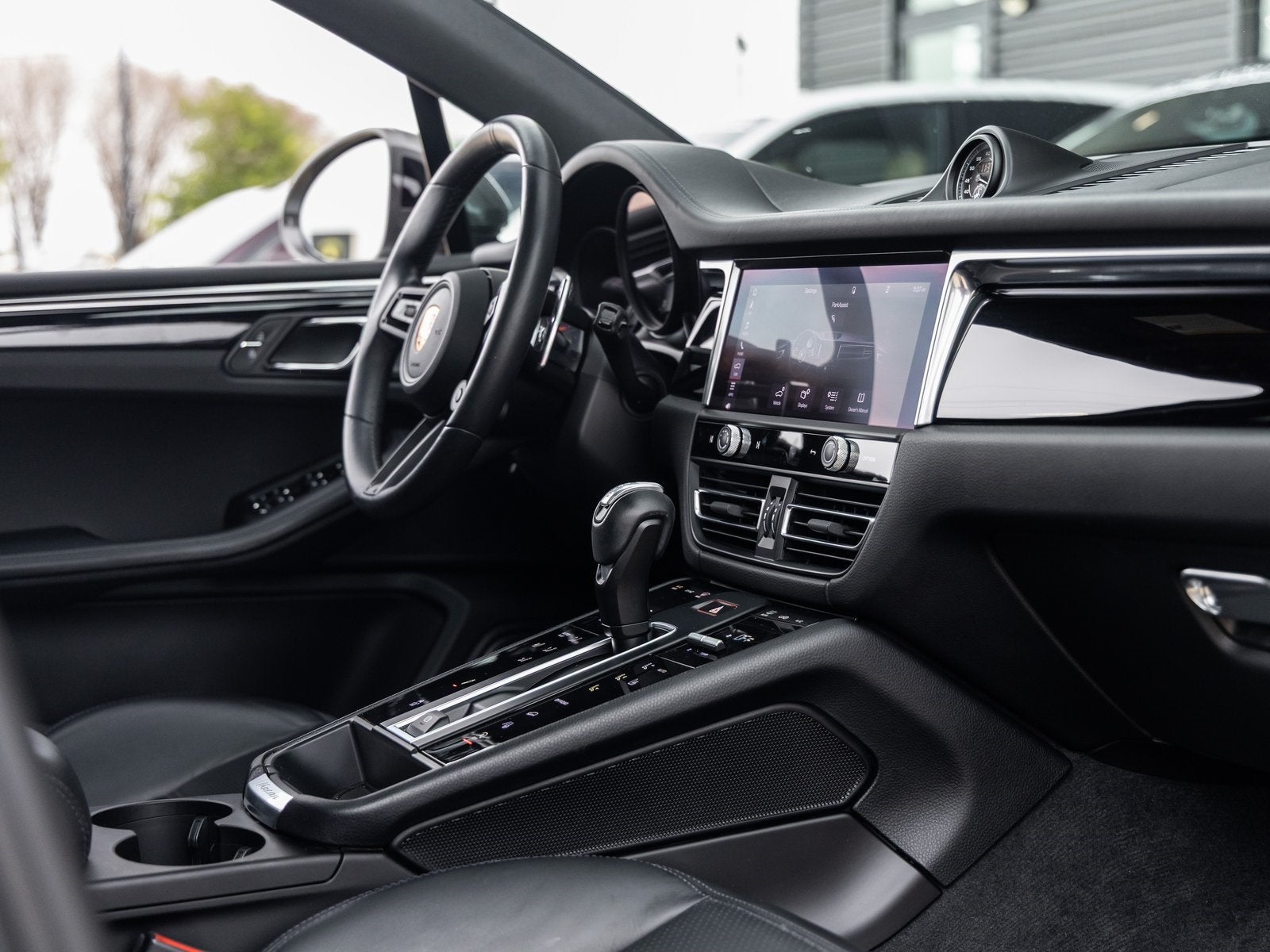 2023 Porsche Macan Macan T (MY23)