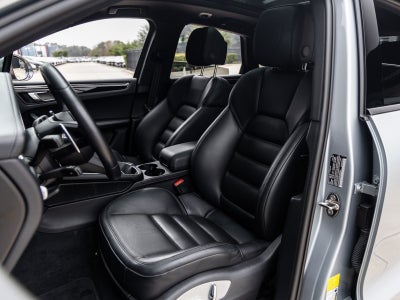 2023 Porsche Macan Macan T (MY23)