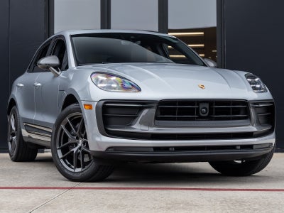 2023 Porsche Macan Macan T (MY23)