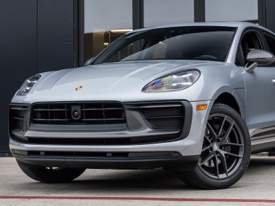2023 Porsche Macan Macan T (MY23)