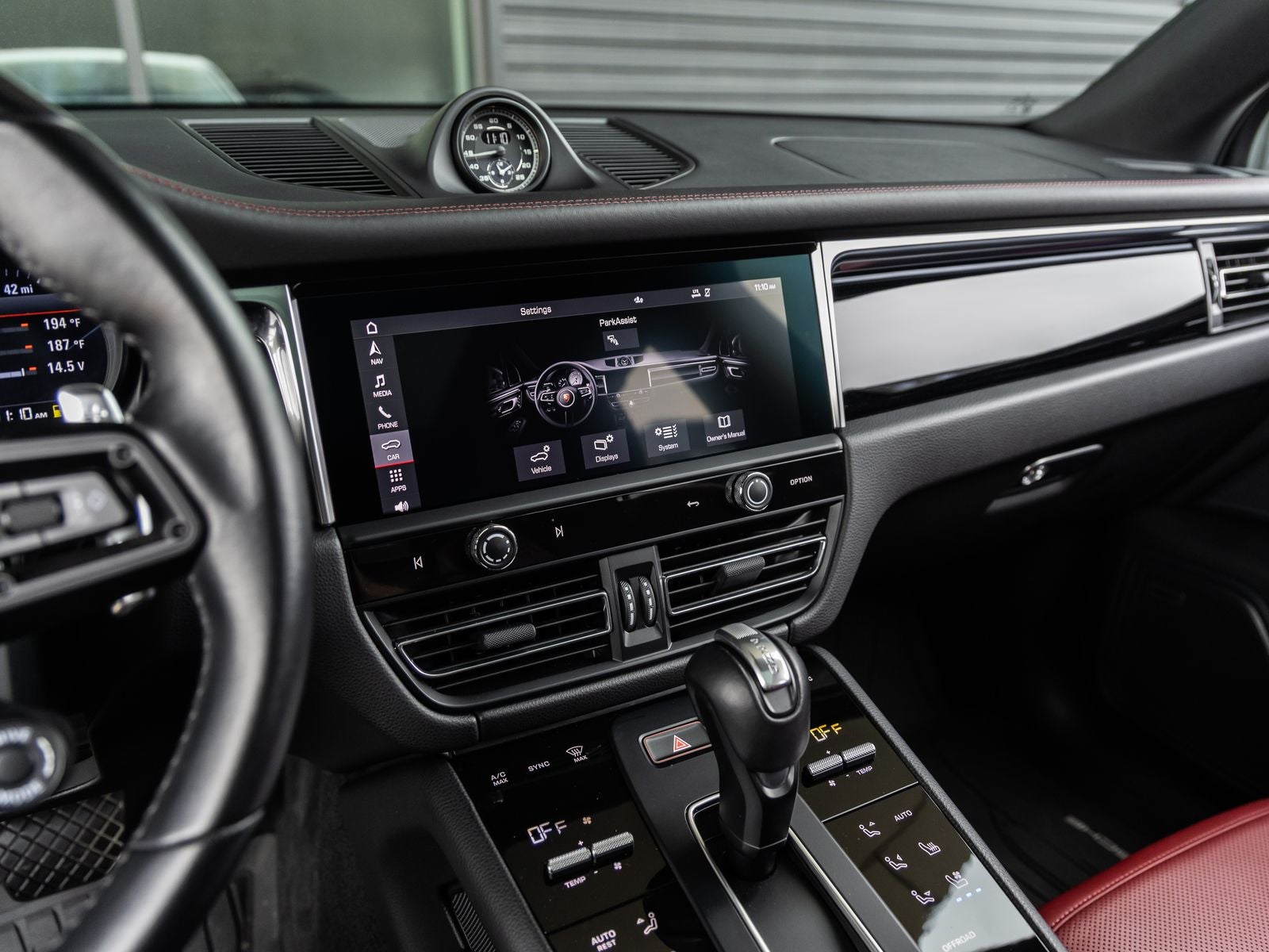 2023 Porsche Macan T