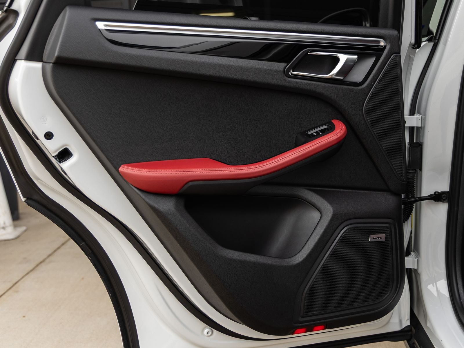 2023 Porsche Macan T