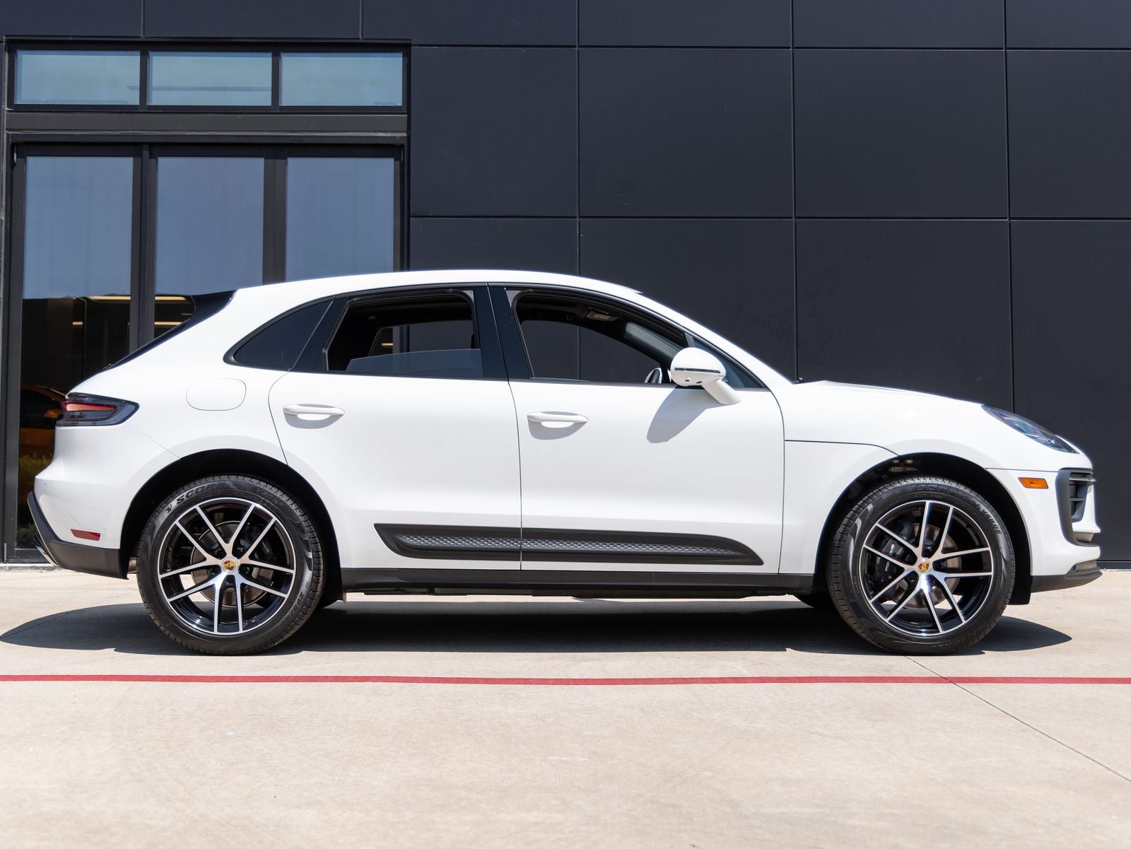 2026 Porsche Macan AWD