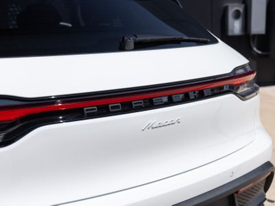 2026 Porsche Macan AWD