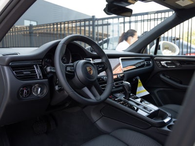 2026 Porsche Macan AWD