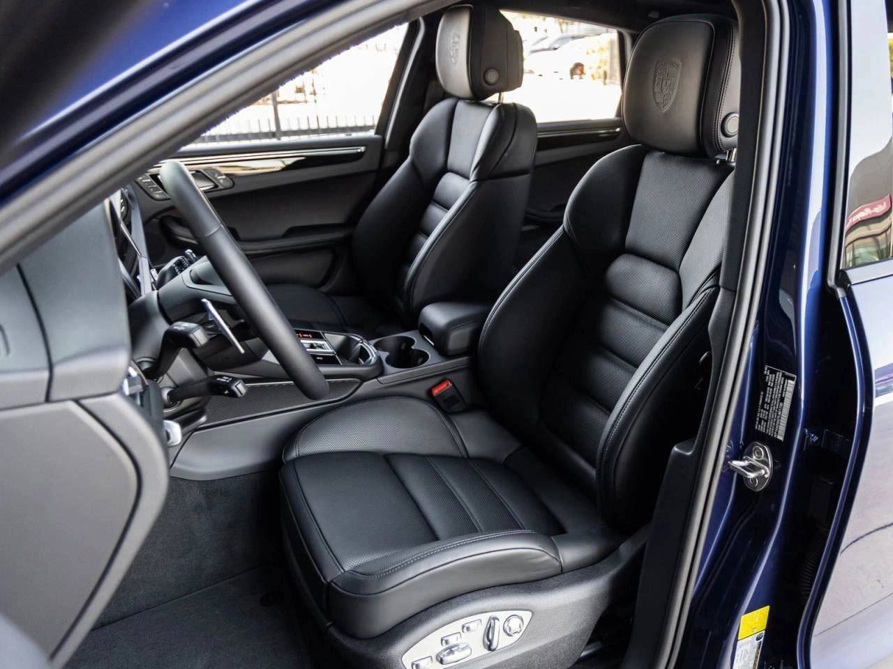 2026 Porsche Macan AWD