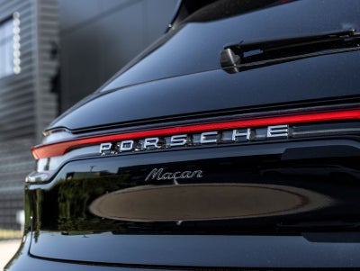 2026 Porsche Macan AWD