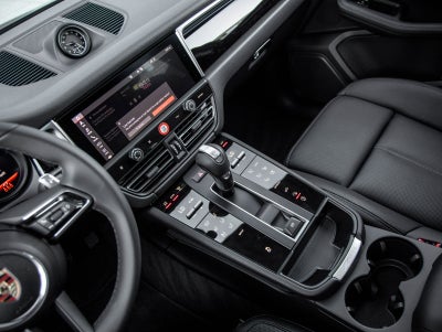 2026 Porsche Macan AWD