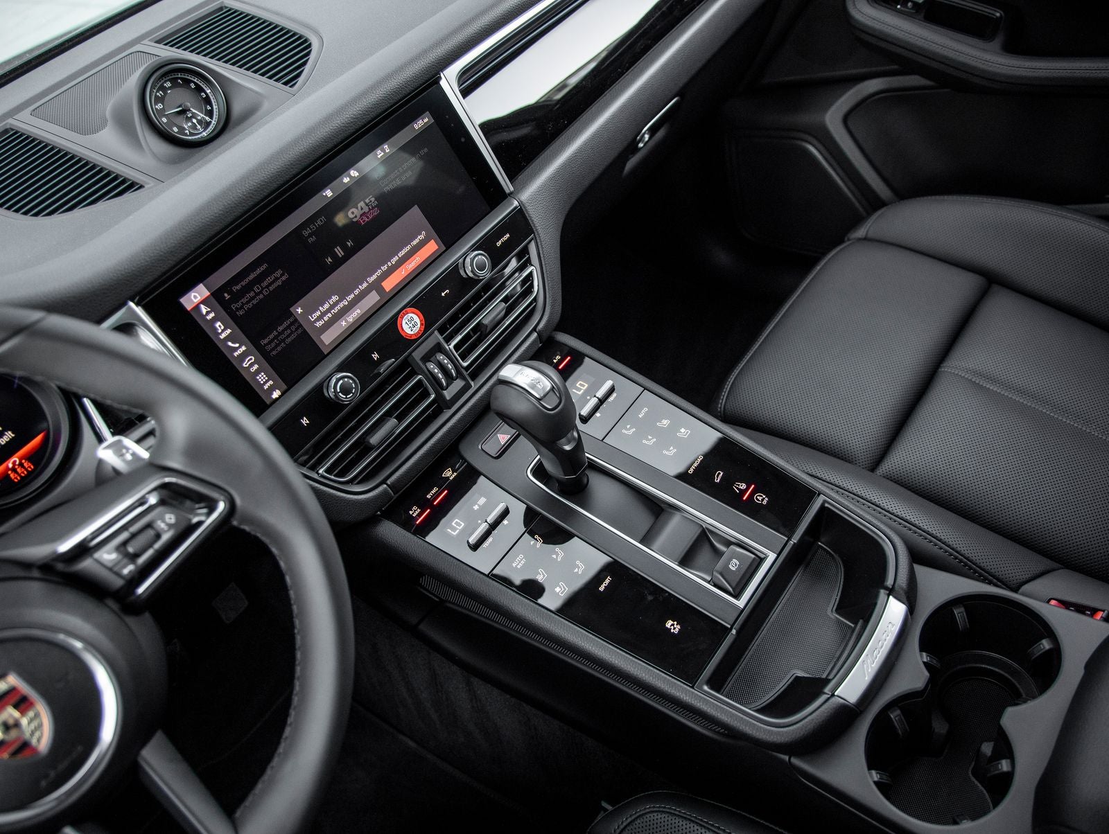 2026 Porsche Macan AWD