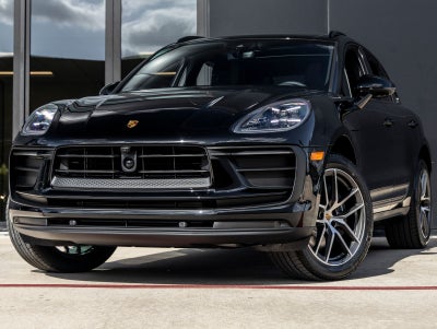 2026 Porsche Macan AWD