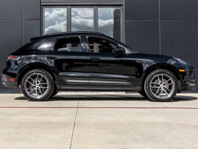 2026 Porsche Macan AWD