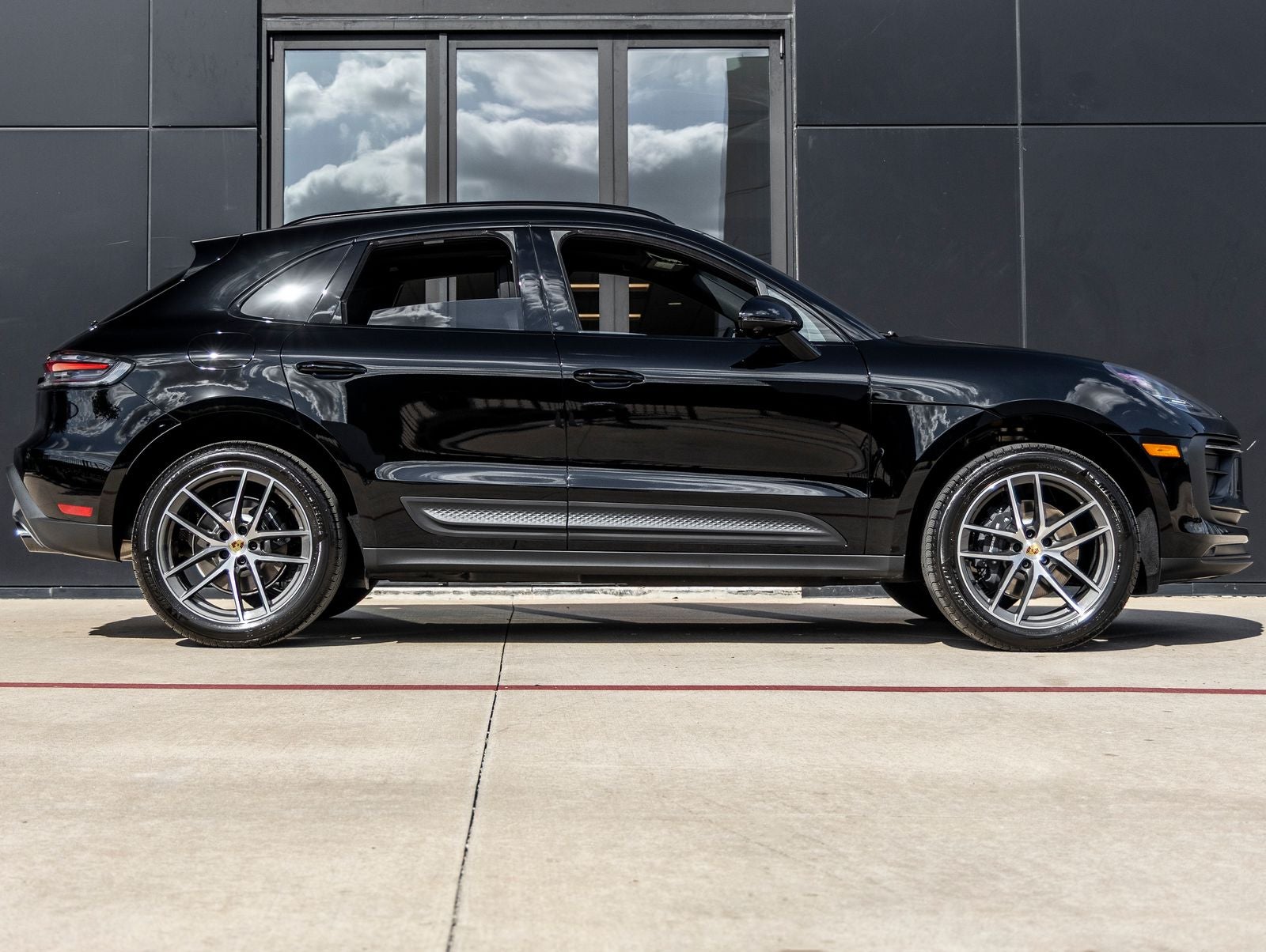 2026 Porsche Macan AWD