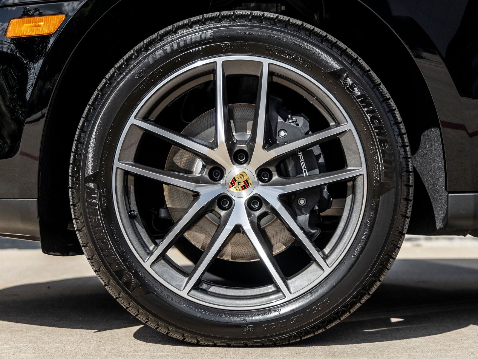 2026 Porsche Macan AWD