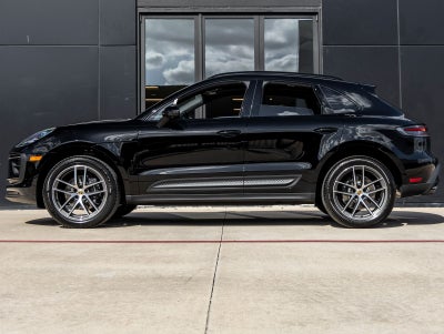 2026 Porsche Macan AWD