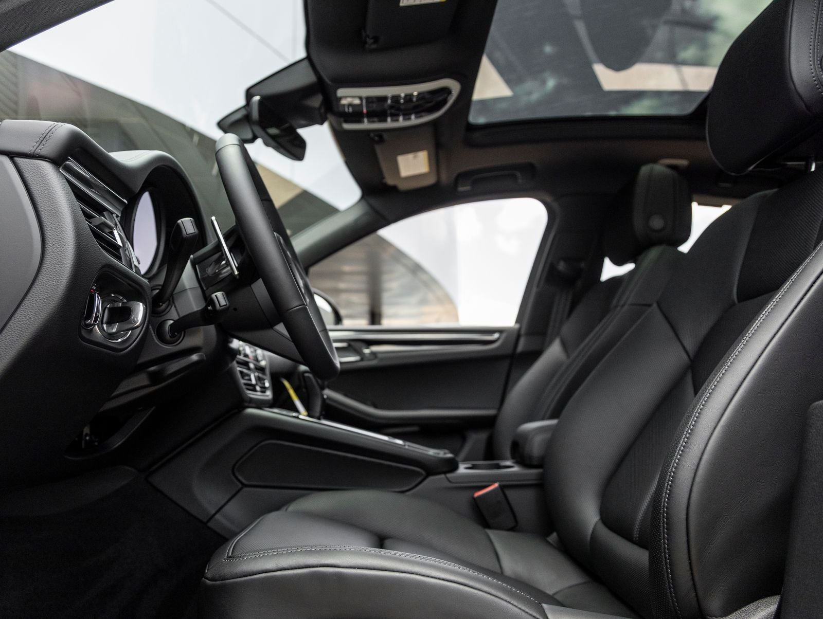 2026 Porsche Macan AWD