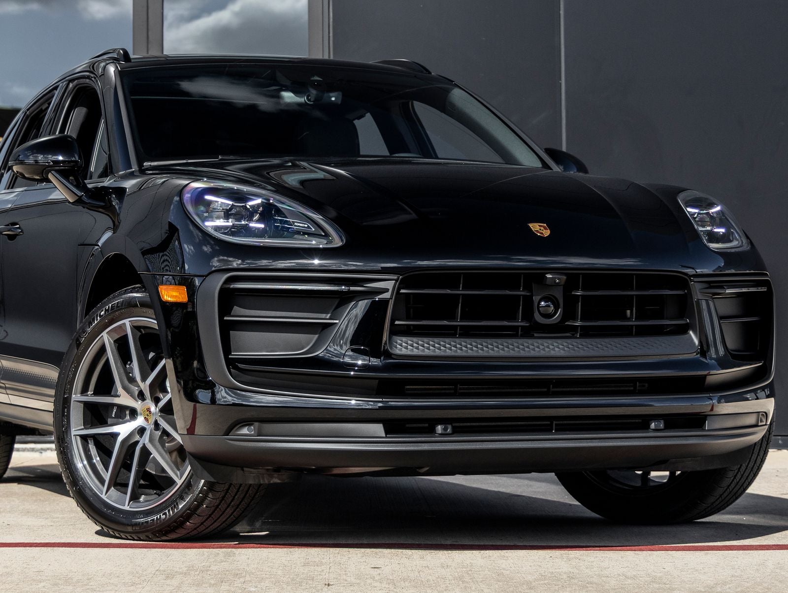 2026 Porsche Macan AWD