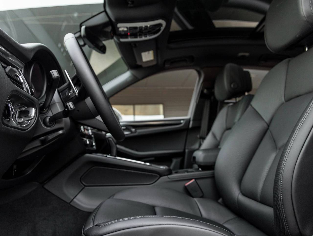 2026 Porsche Macan AWD