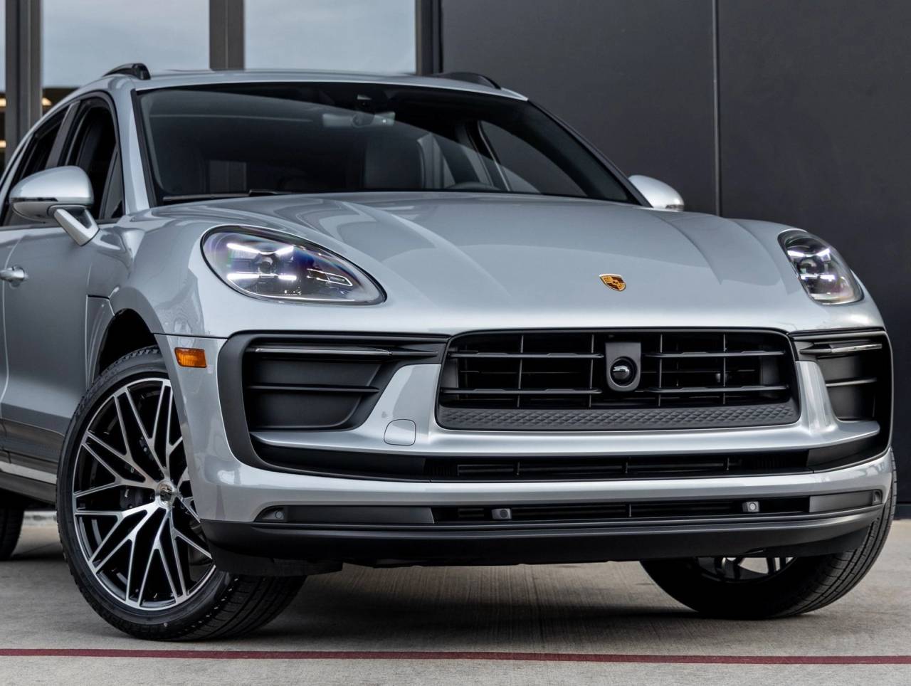 2026 Porsche Macan AWD