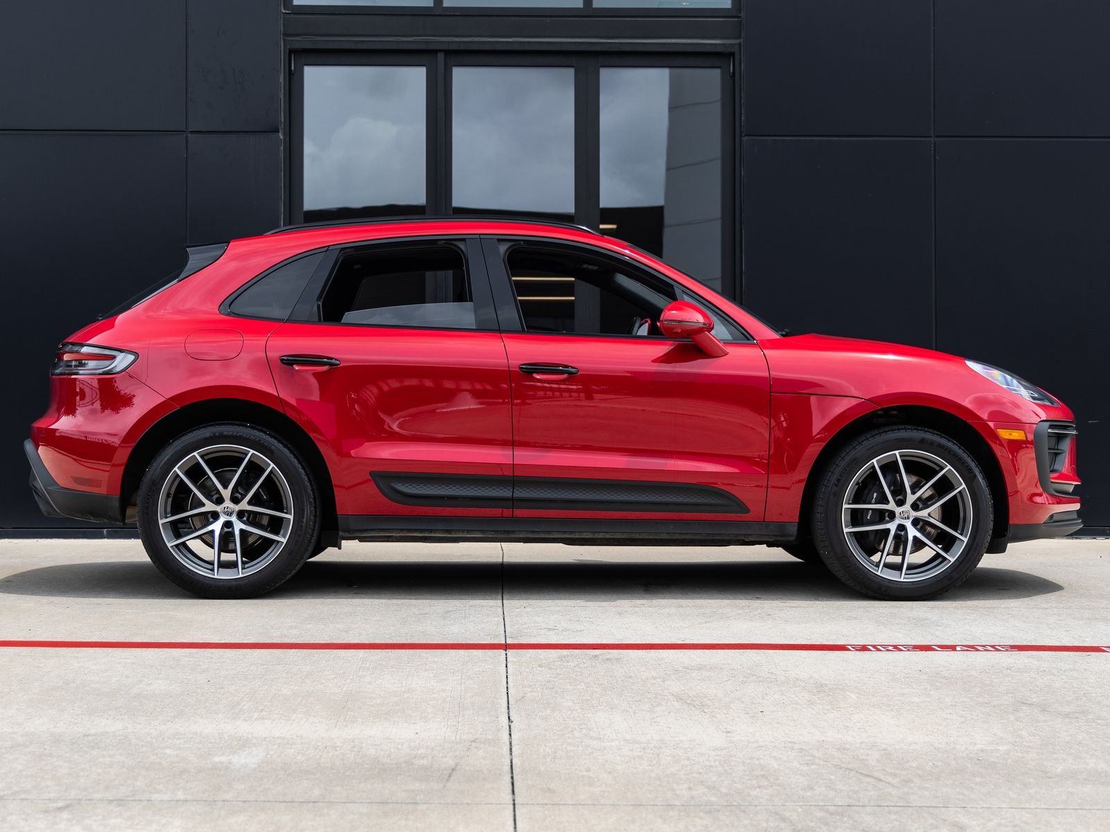 2023 Porsche Macan Macan (MY23)