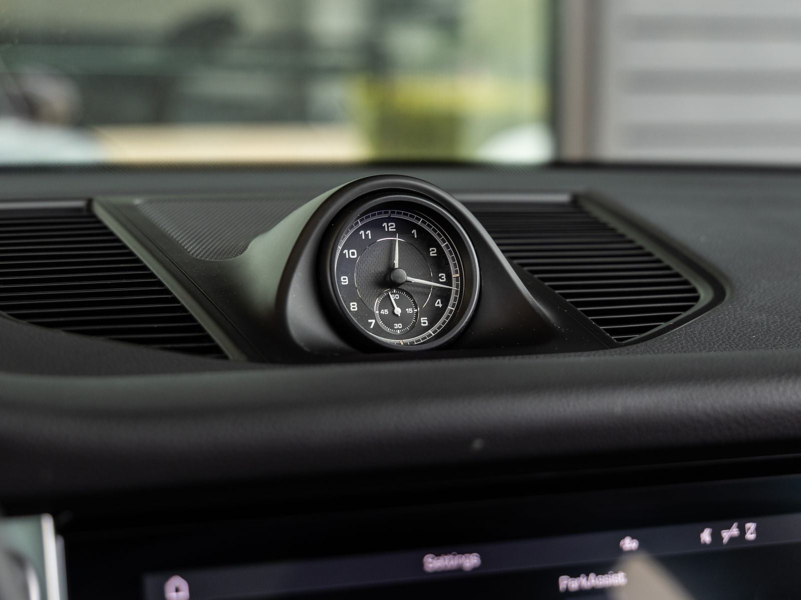 2023 Porsche Macan Macan (MY23)
