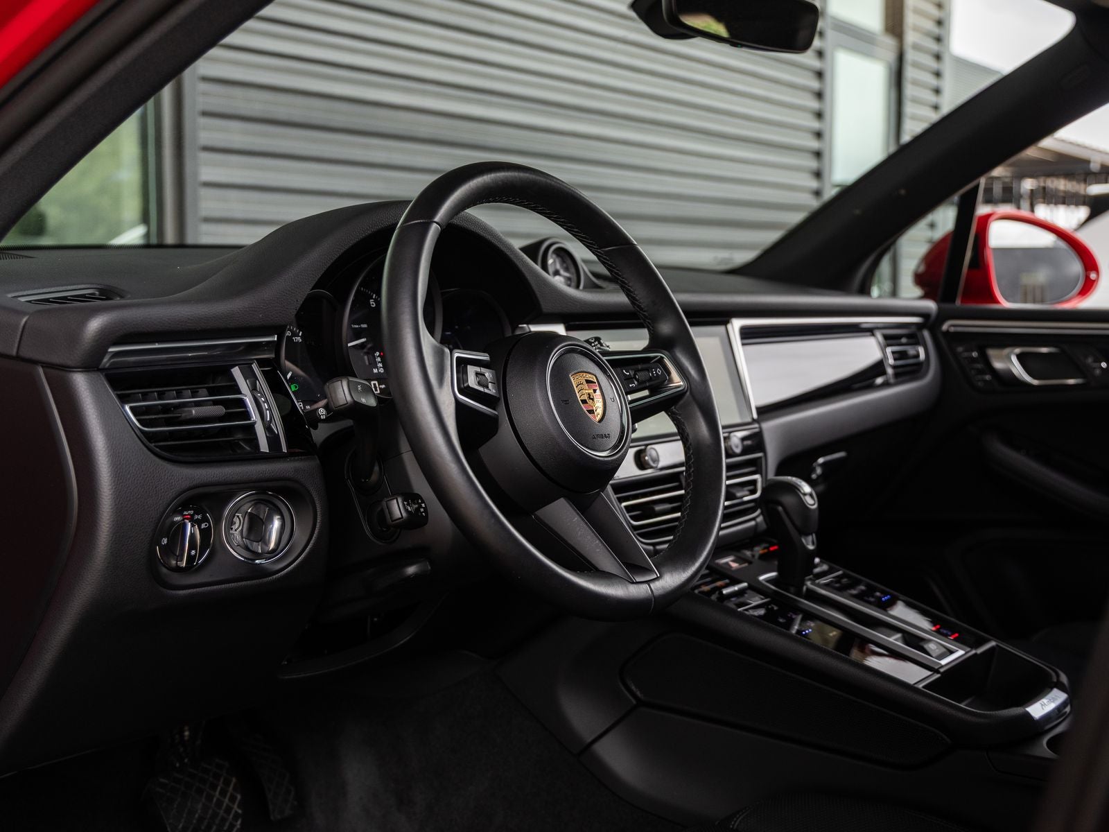 2023 Porsche Macan Macan (MY23)