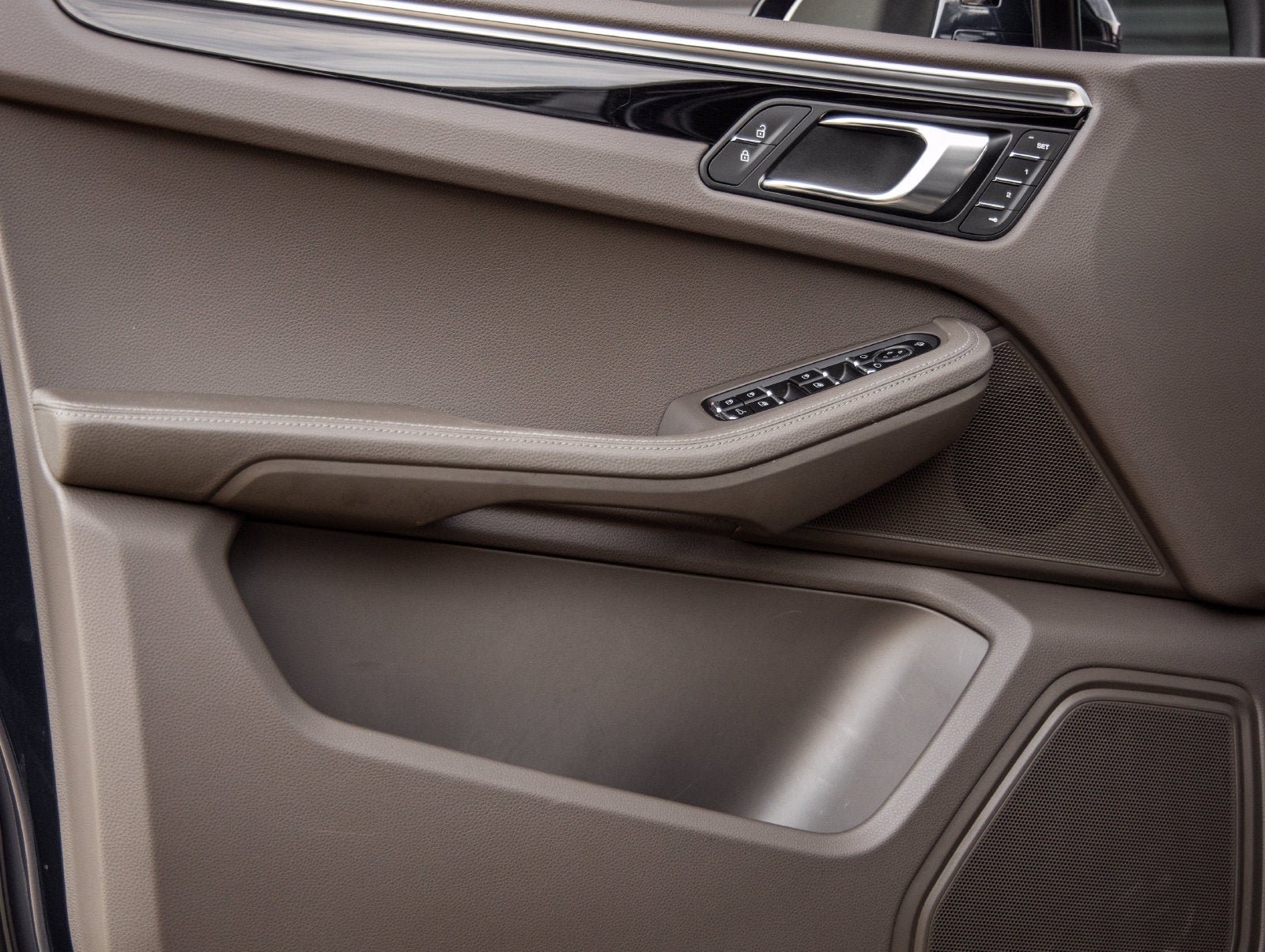 2023 Porsche Macan Macan
