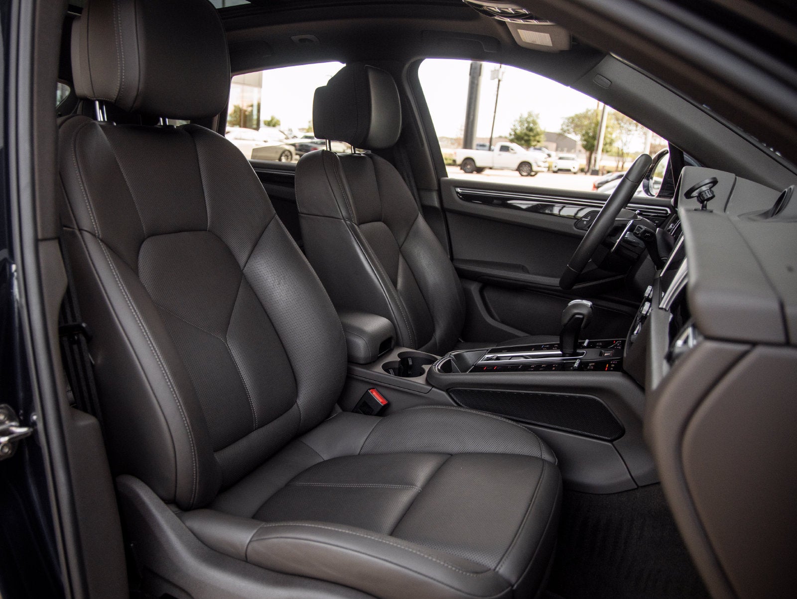 2023 Porsche Macan Macan