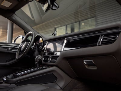 2023 Porsche Macan Macan