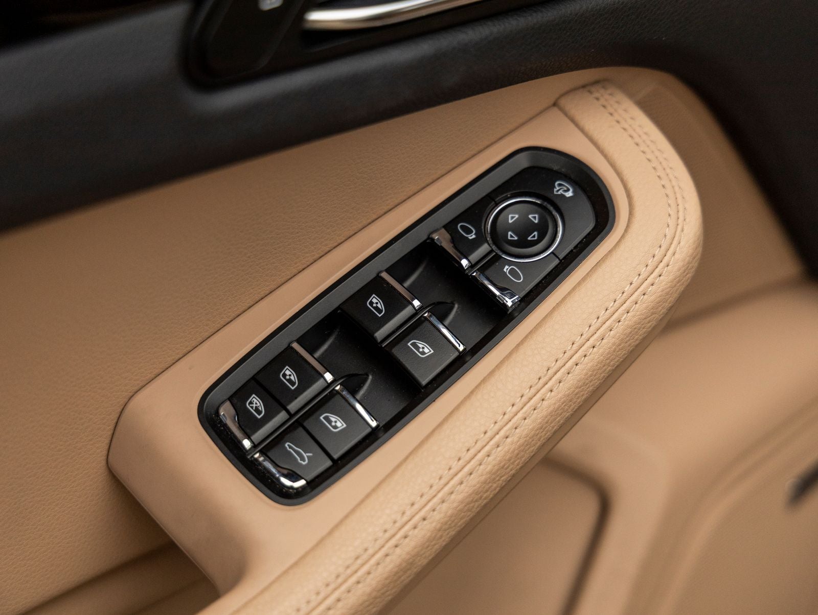 2024 Porsche Macan AWD