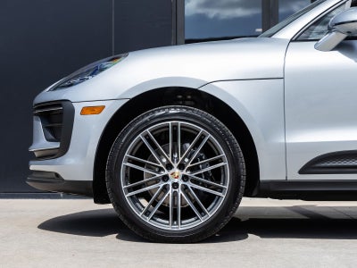 2026 Porsche Macan AWD