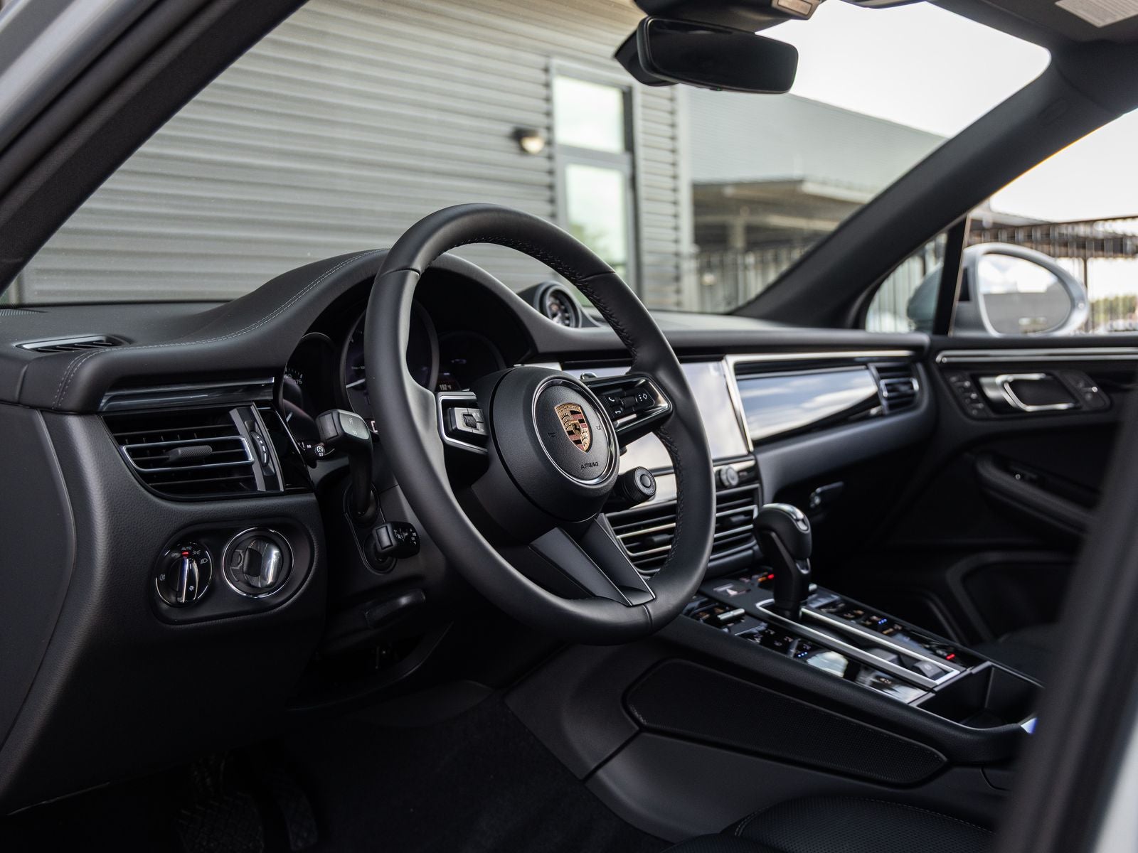 2026 Porsche Macan AWD