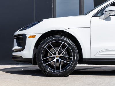 2026 Porsche Macan AWD