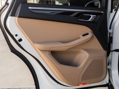 2026 Porsche Macan AWD