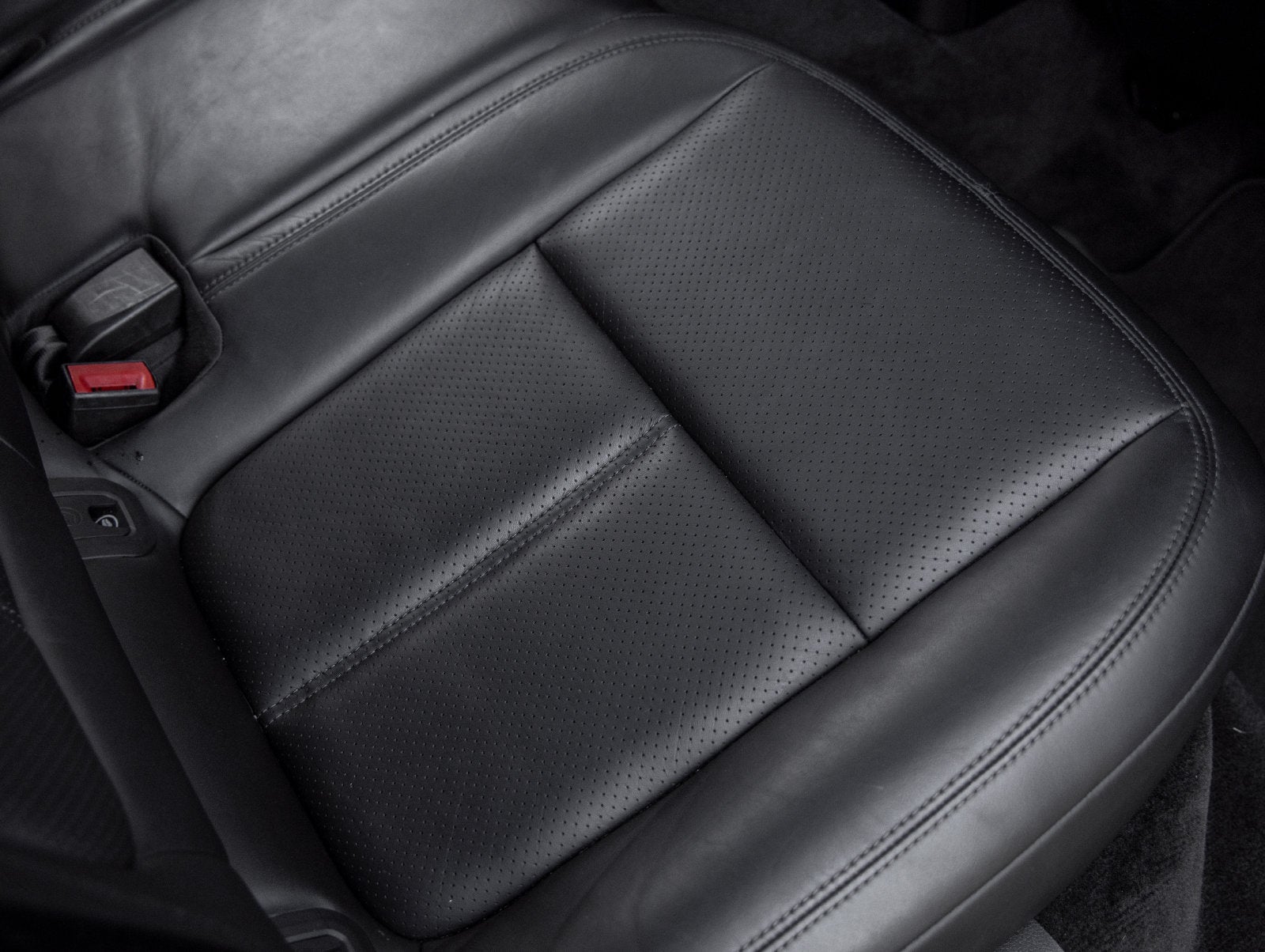 2023 Porsche Macan Macan