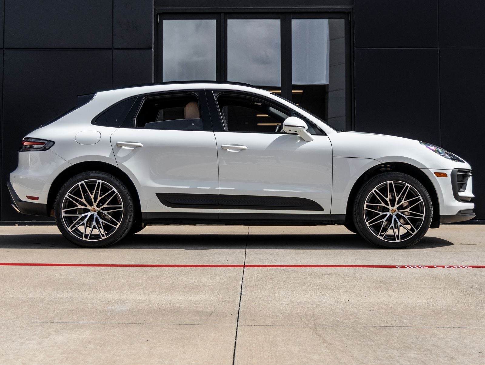 2024 Porsche Macan Macan (MY24)