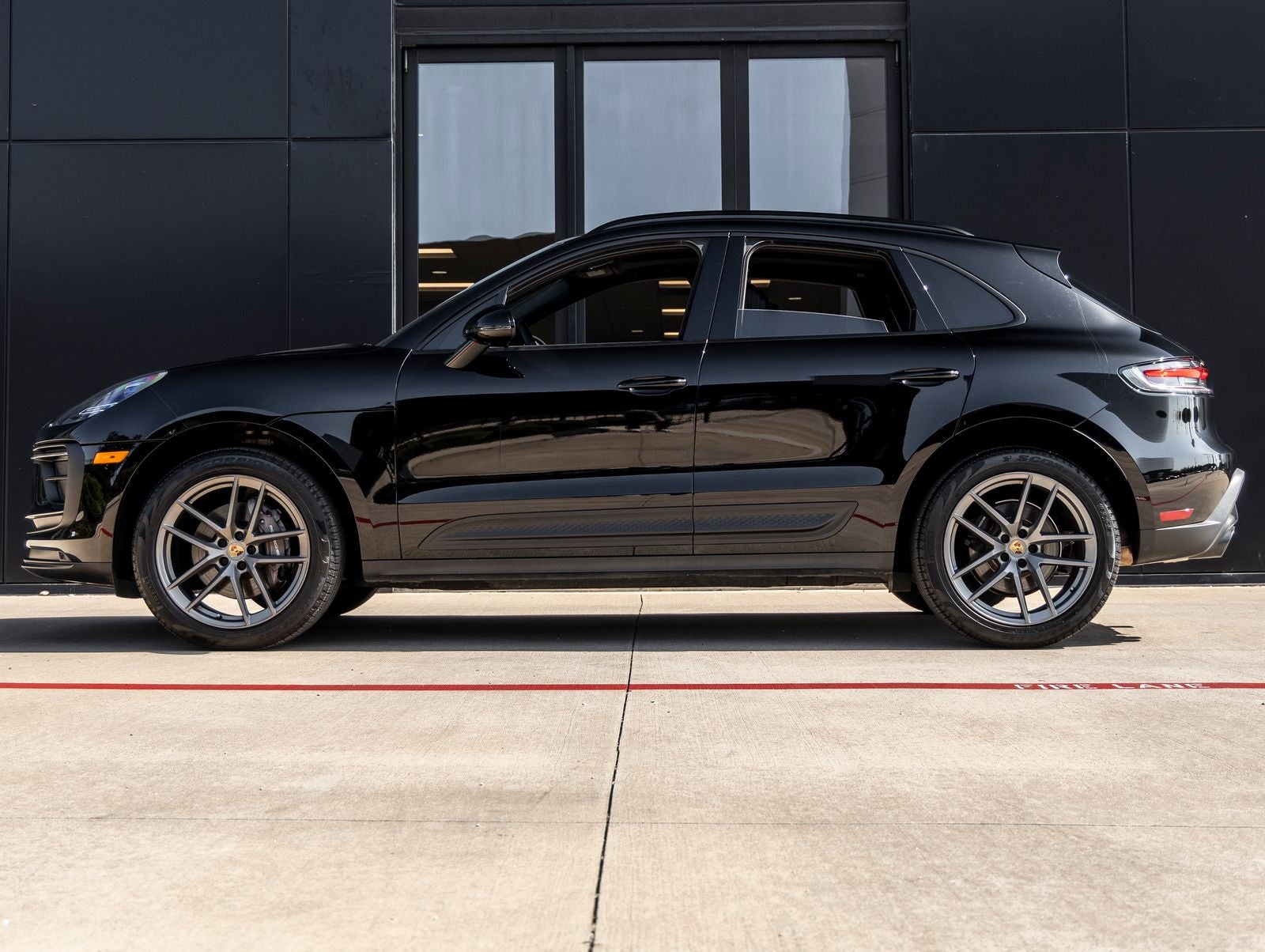 2024 Porsche Macan Base