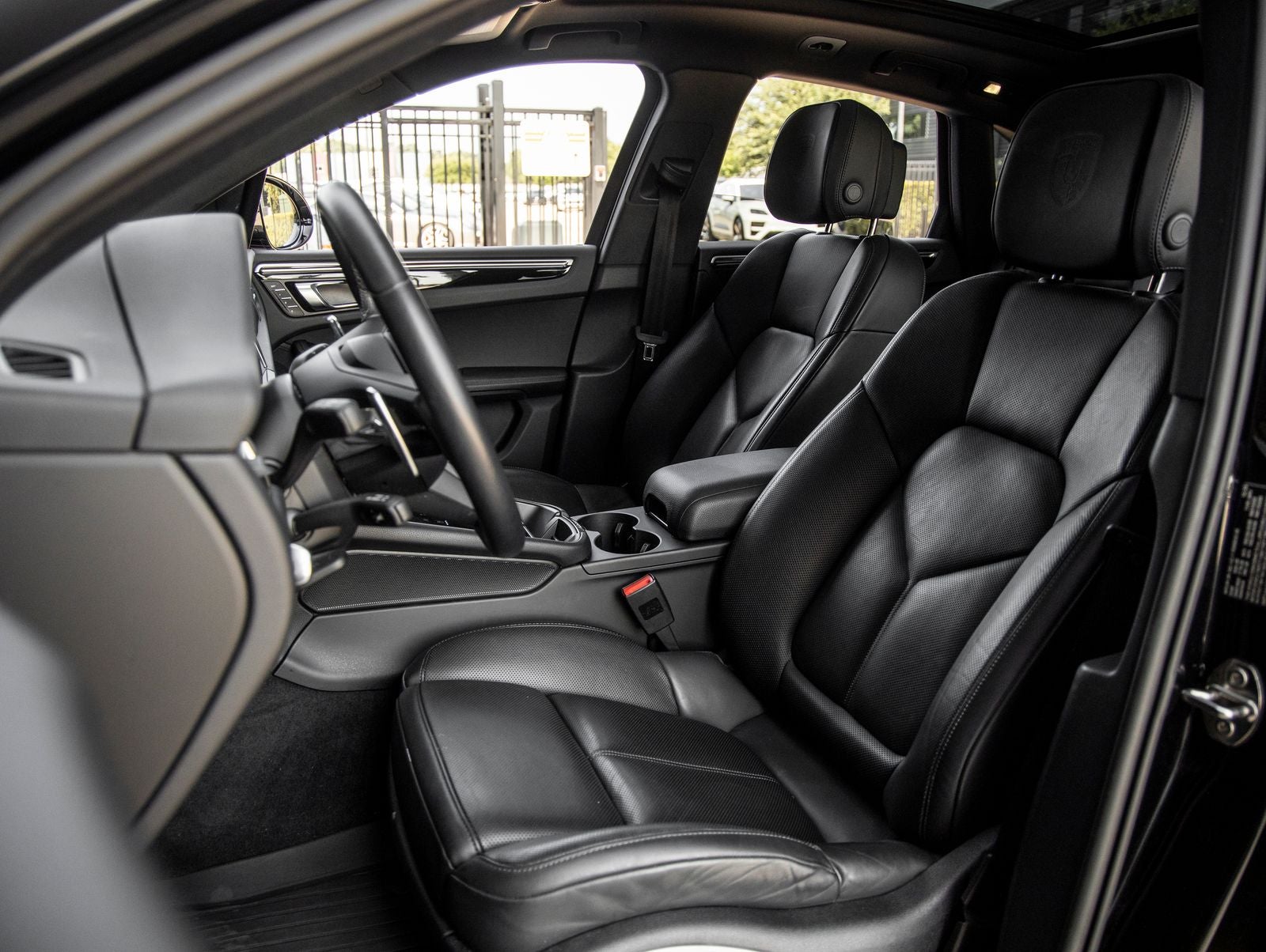 2024 Porsche Macan Base