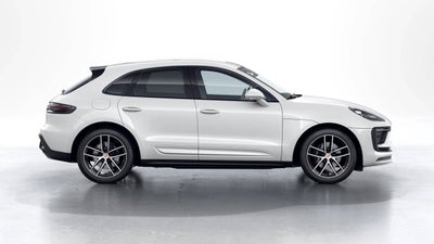 2025 Porsche Macan AWD