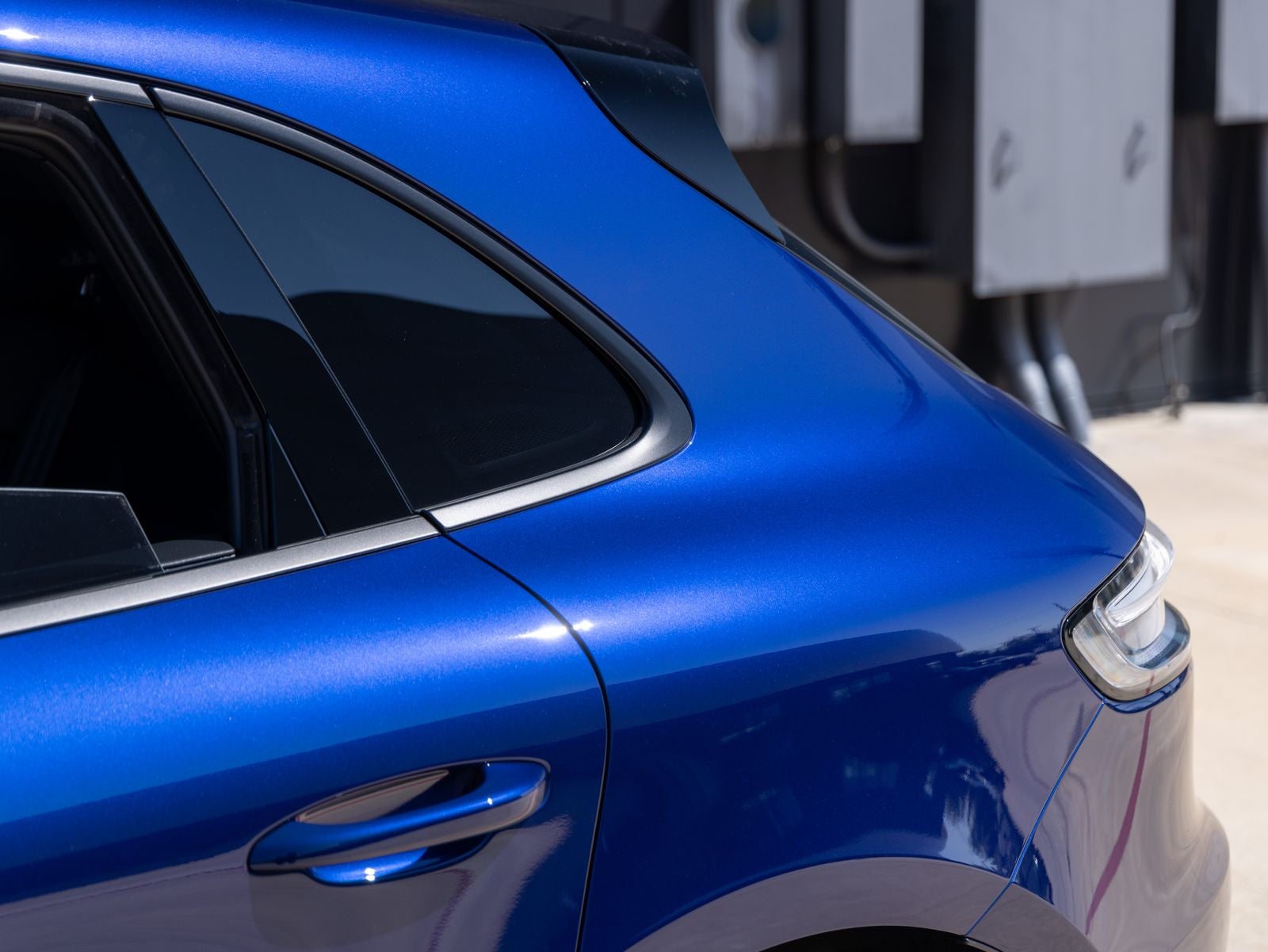 2025 Porsche Macan AWD