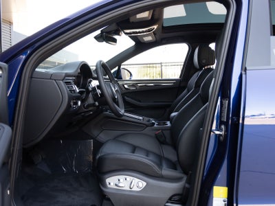 2025 Porsche Macan AWD