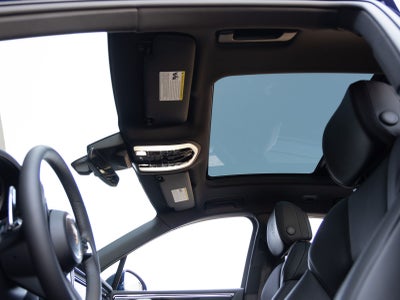 2025 Porsche Macan AWD