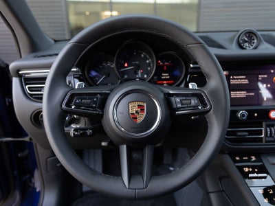 2025 Porsche Macan AWD