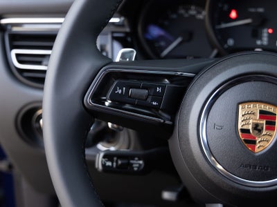 2025 Porsche Macan AWD