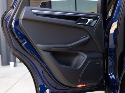 2025 Porsche Macan AWD