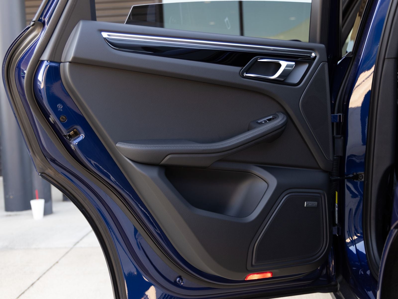 2025 Porsche Macan AWD