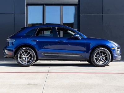2026 Porsche Macan AWD